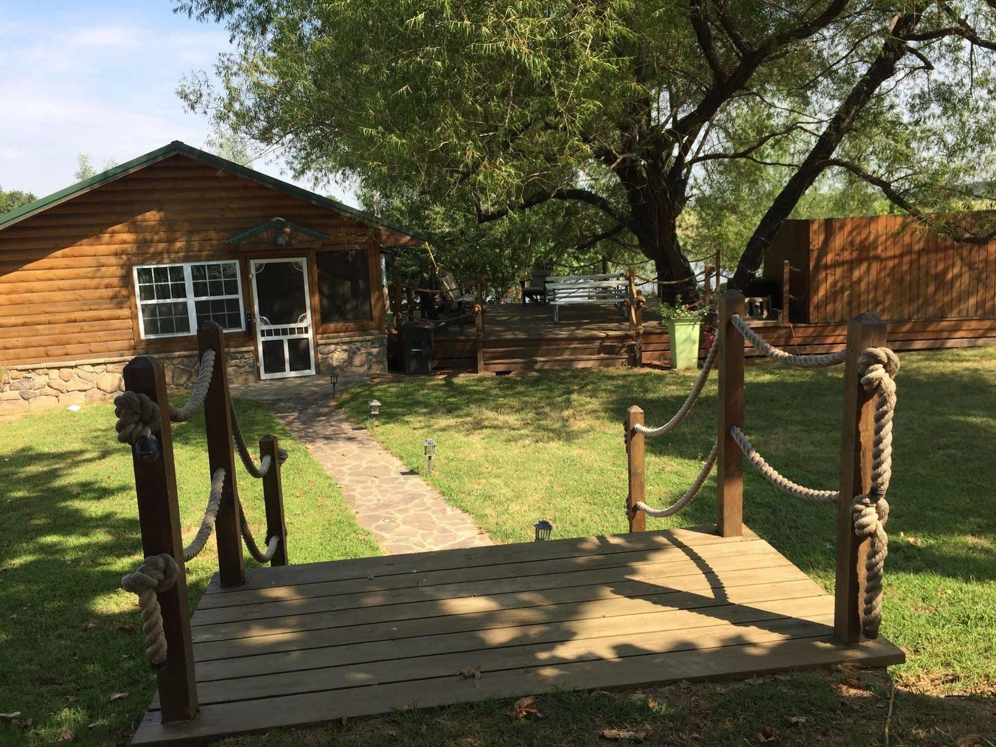 Whip Or Wheel Cabins Holdenville Esterno foto